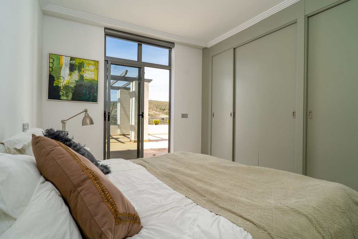 3 Bed Apartment for sale in Benahavís Costa Del Sol, Málaga, Spain