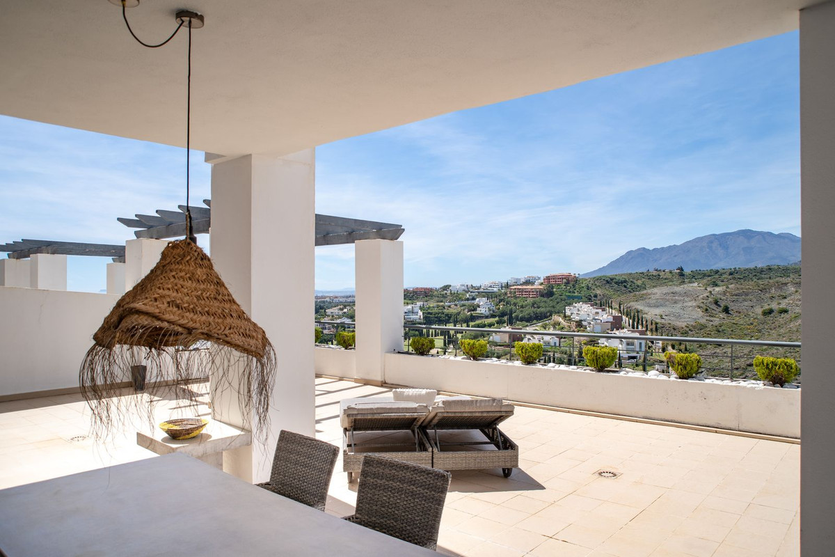 3 Bed Apartment for sale in Benahavís Costa Del Sol, Málaga, Spain