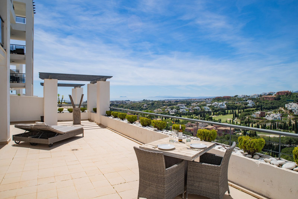 3 Bed Apartment for sale in Benahavís Costa Del Sol, Málaga, Spain