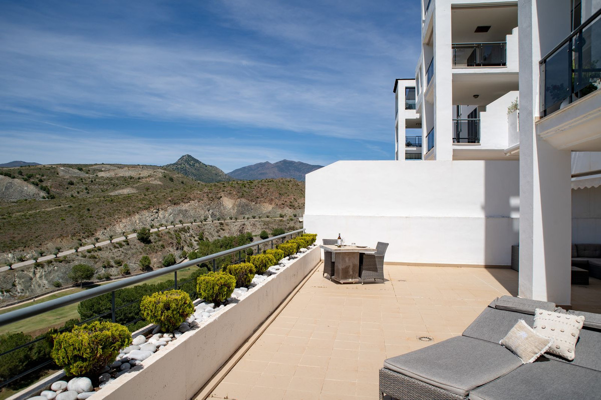 3 Bed Apartment for sale in Benahavís Costa Del Sol, Málaga, Spain