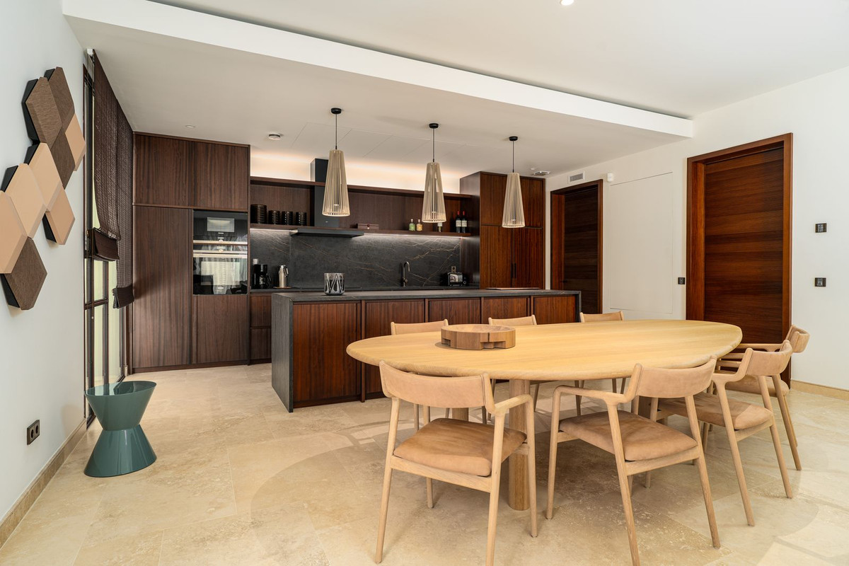 2 Bed Apartment for sale in Estepona Costa Del Sol, Málaga, Spain