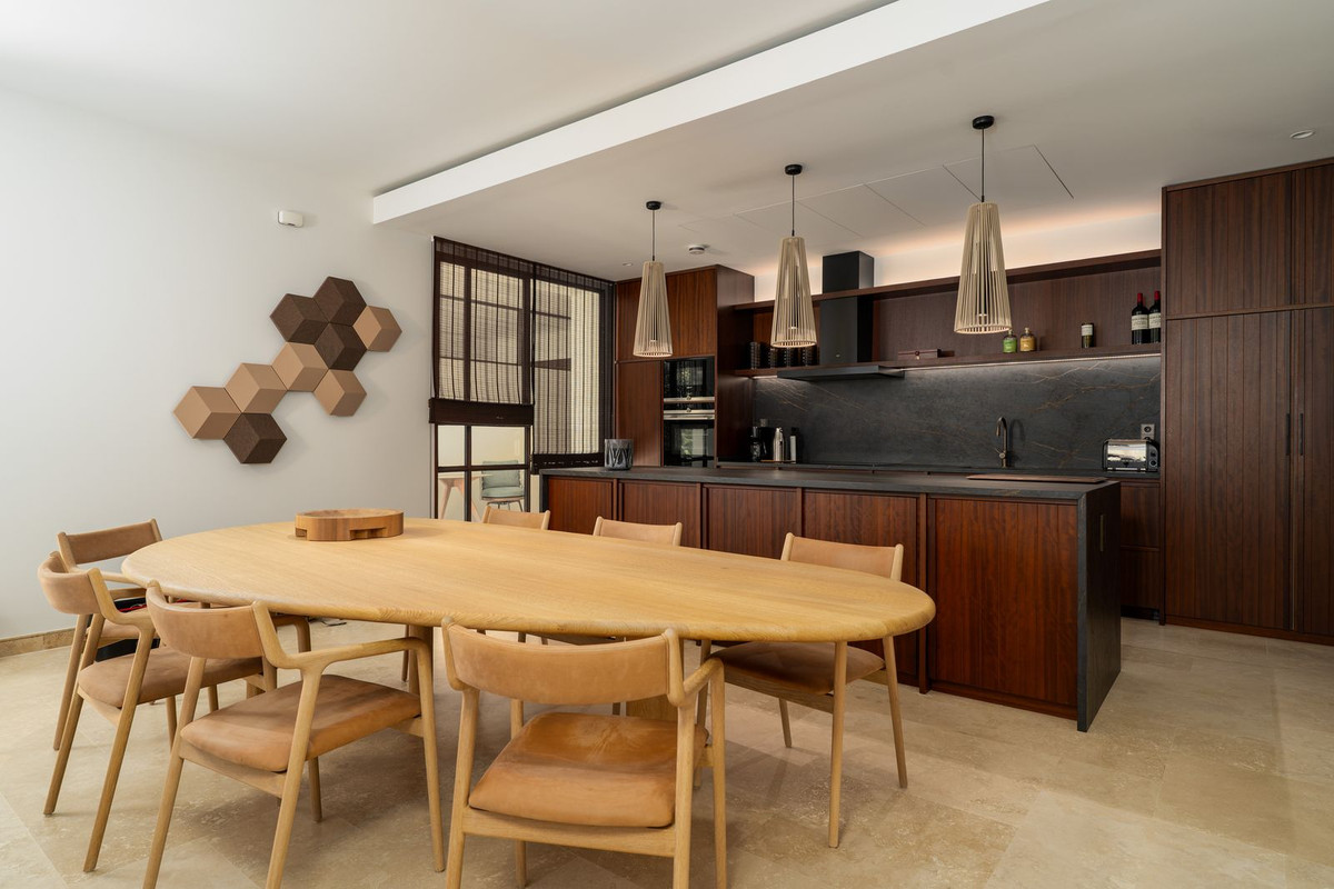 2 Bed Apartment for sale in Estepona Costa Del Sol, Málaga, Spain