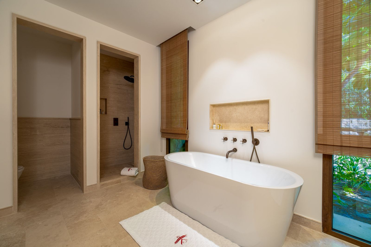 2 Bed Apartment for sale in Estepona Costa Del Sol, Málaga, Spain