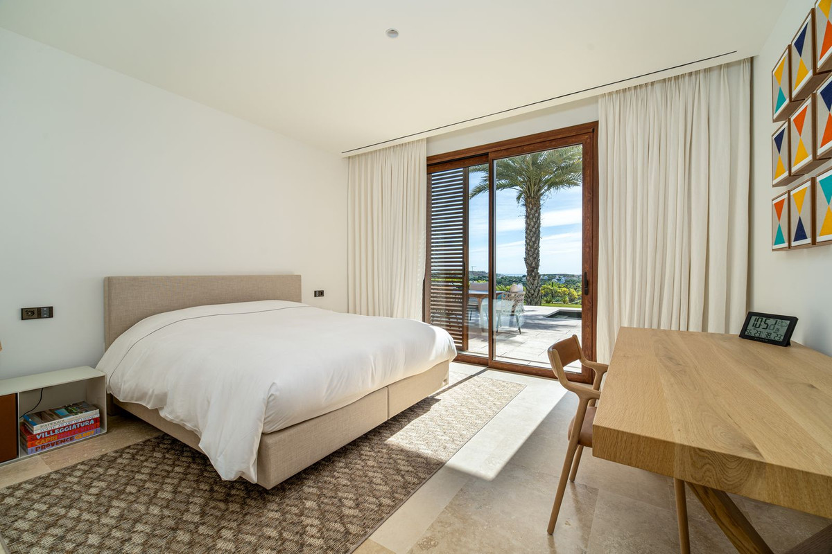 2 Bed Apartment for sale in Estepona Costa Del Sol, Málaga, Spain