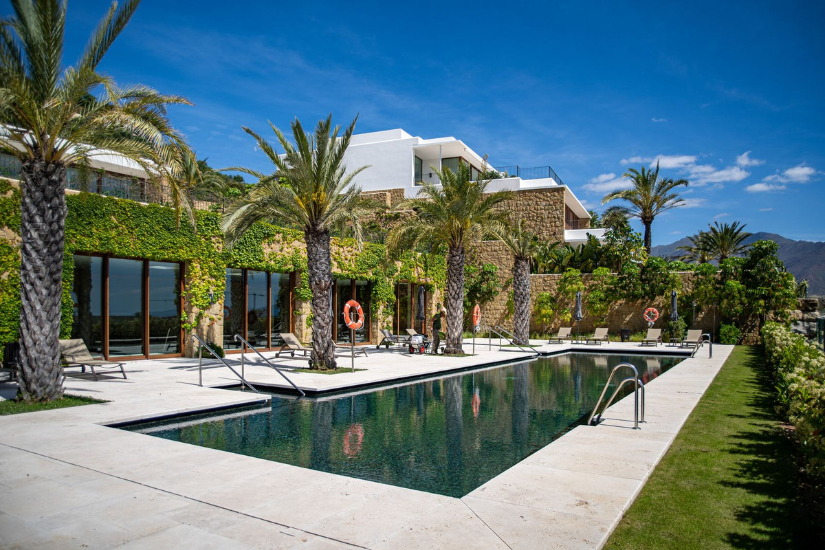 2 Bed Apartment for sale in Estepona Costa Del Sol, Málaga, Spain
