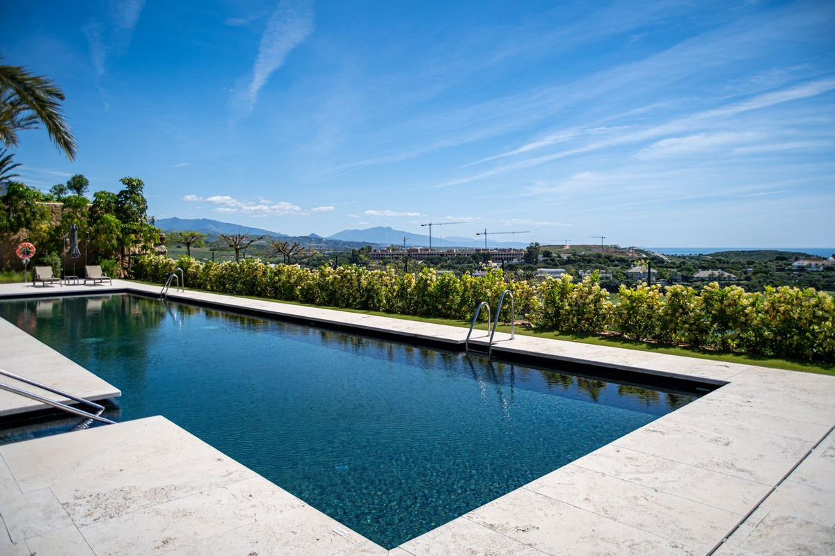 2 Bed Apartment for sale in Estepona Costa Del Sol, Málaga, Spain