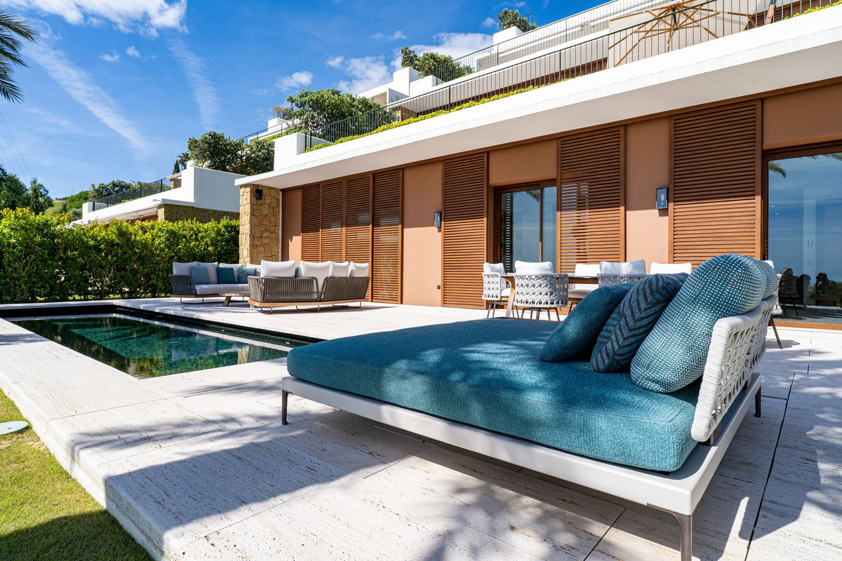 2 Bed Apartment for sale in Estepona Costa Del Sol, Málaga, Spain