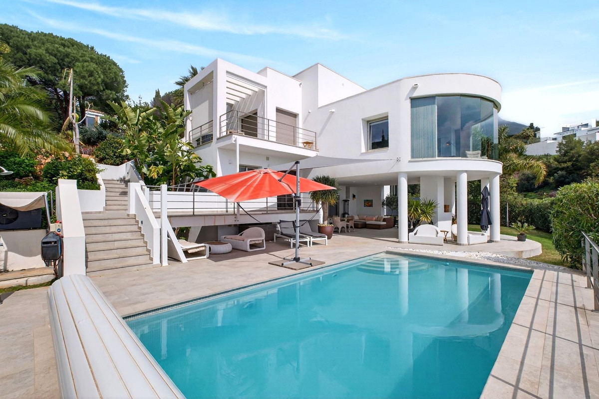 5 Bed Townhouse for sale in Valtocado Costa Del Sol, Málaga, Spain