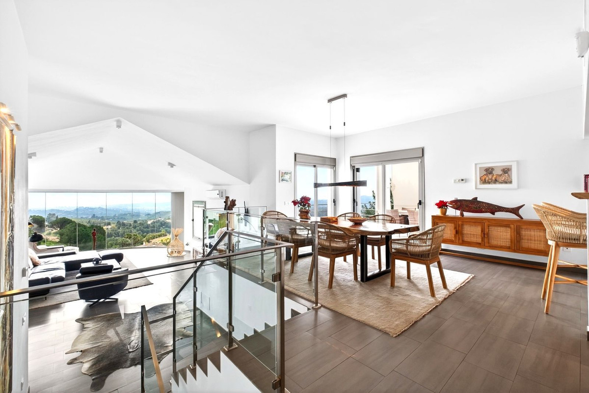 5 Bed Townhouse for sale in Valtocado Costa Del Sol, Málaga, Spain