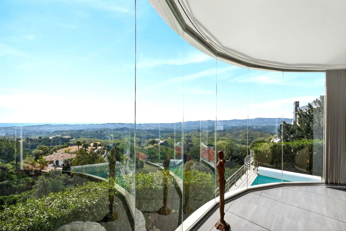 5 Bed Townhouse for sale in Valtocado Costa Del Sol, Málaga, Spain