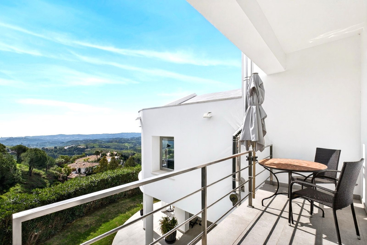 5 Bed Townhouse for sale in Valtocado Costa Del Sol, Málaga, Spain