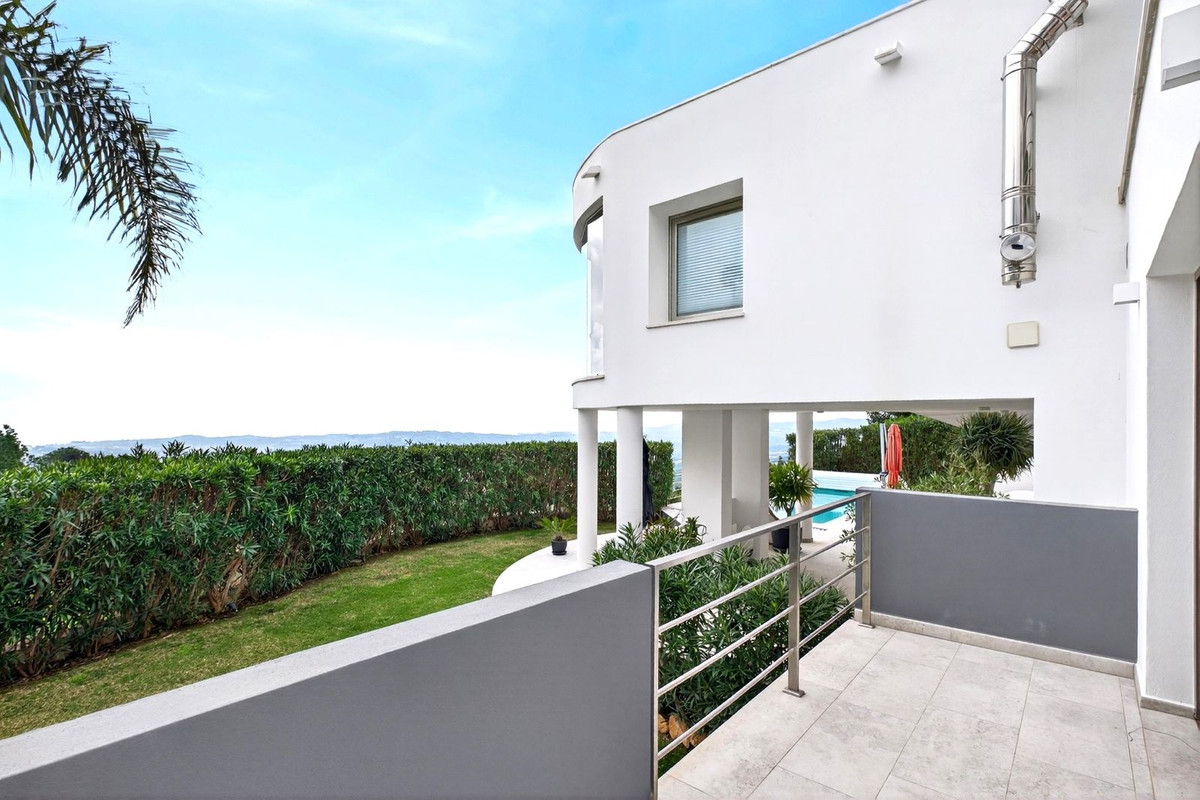 5 Bed Townhouse for sale in Valtocado Costa Del Sol, Málaga, Spain