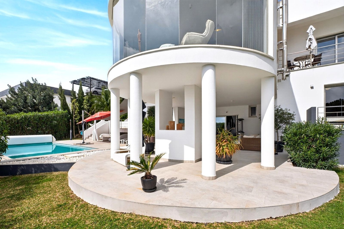 5 Bed Townhouse for sale in Valtocado Costa Del Sol, Málaga, Spain