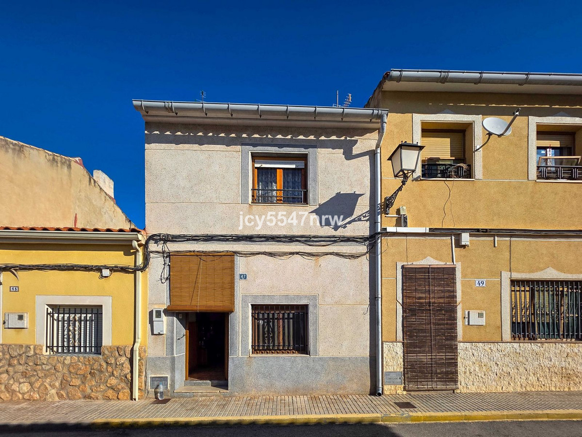 3 Bed Townhouse for sale in Pinoso Costa Blanca, Alicante, Spain