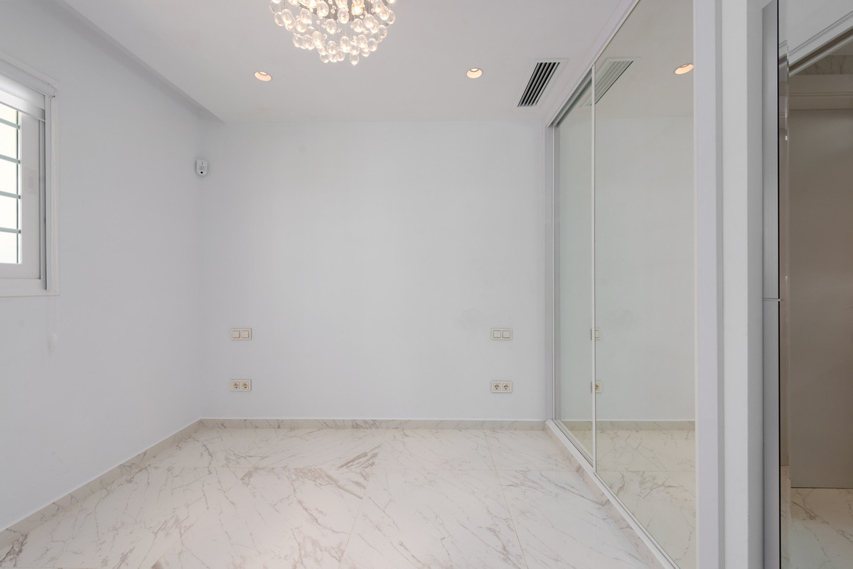3 Bed Townhouse for sale in Nueva Andalucía Costa Del Sol, Málaga, Spain