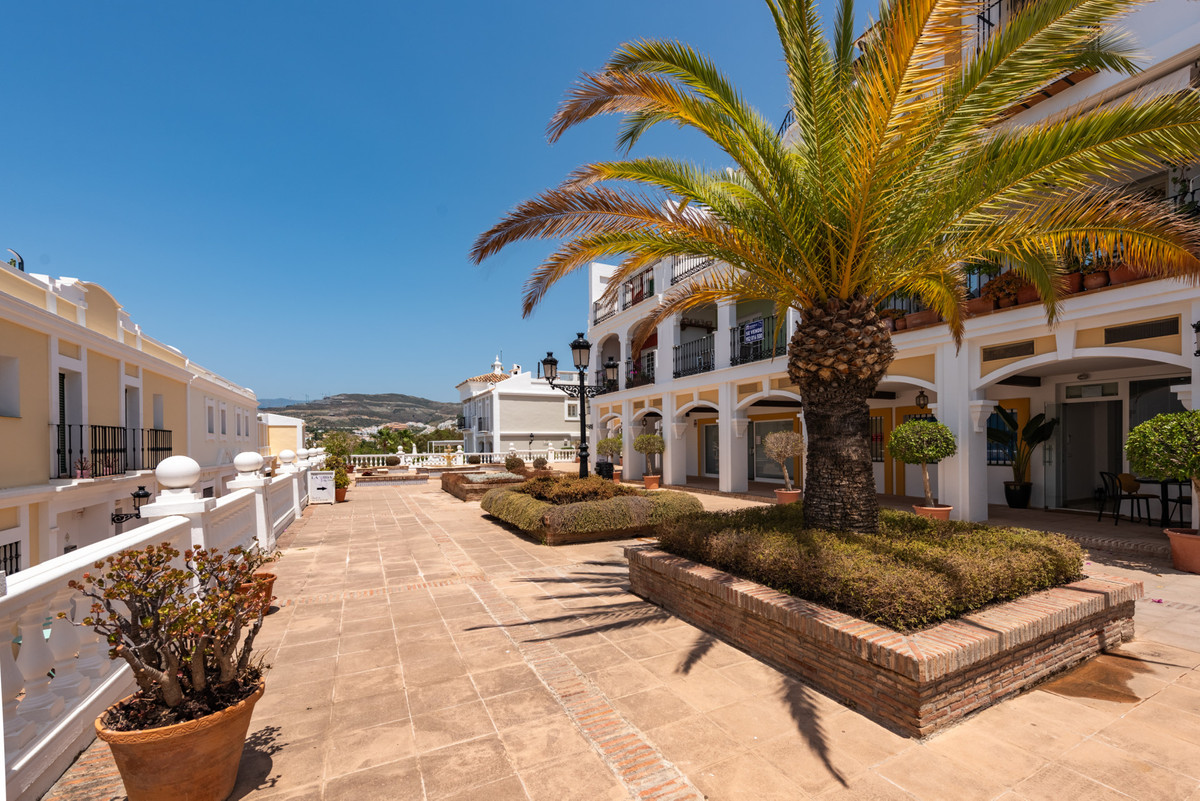 3 Bed Townhouse for sale in Nueva Andalucía Costa Del Sol, Málaga, Spain