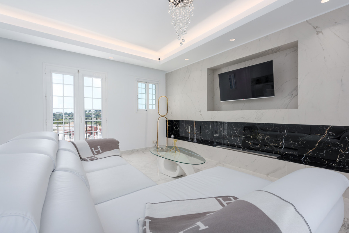 3 Bed Townhouse for sale in Nueva Andalucía Costa Del Sol, Málaga, Spain