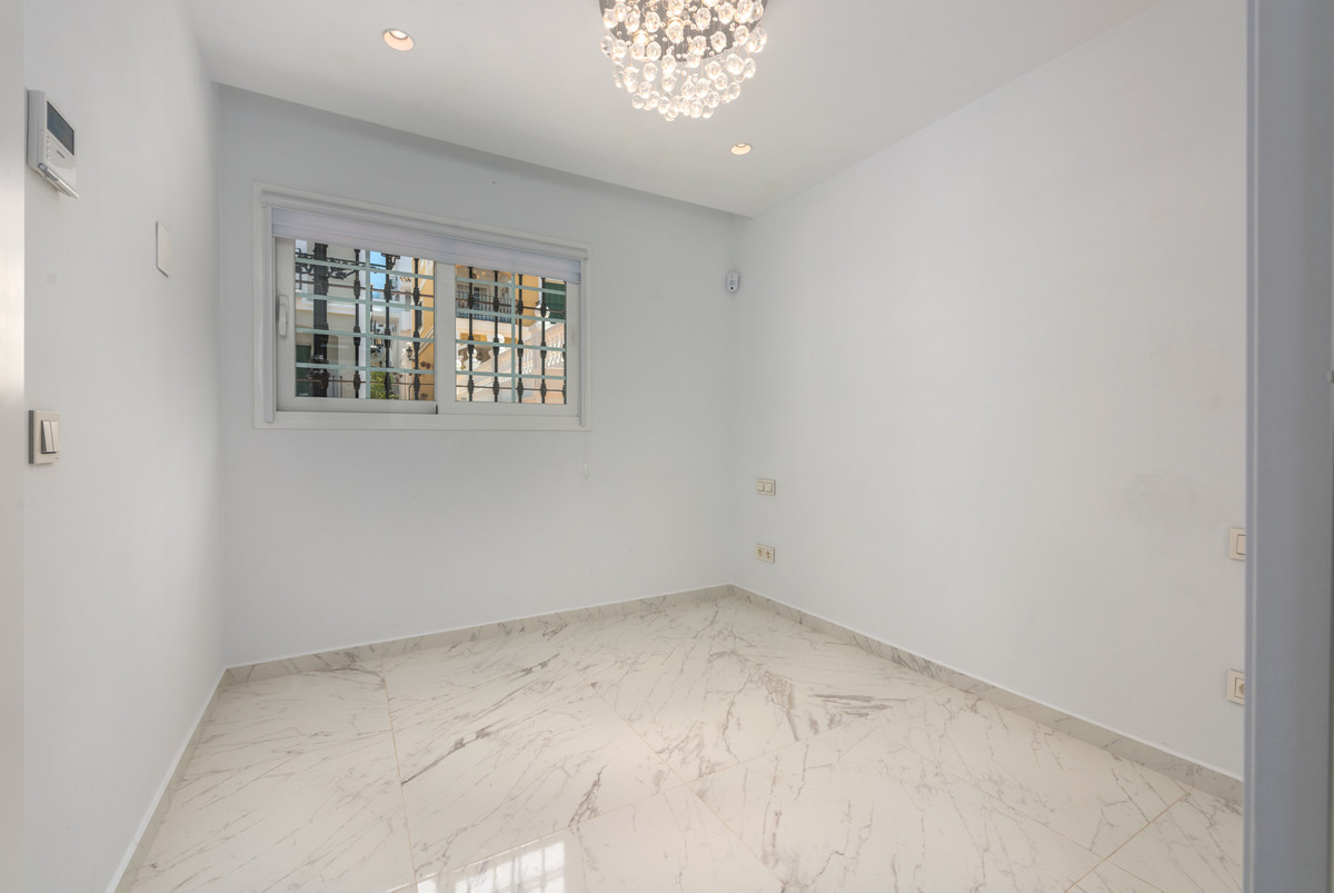 3 Bed Townhouse for sale in Nueva Andalucía Costa Del Sol, Málaga, Spain
