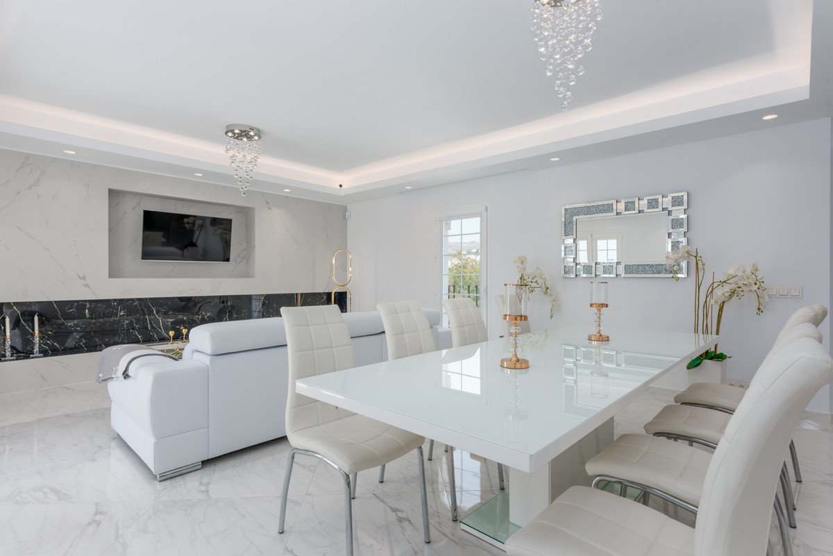 3 Bed Townhouse for sale in Nueva Andalucía Costa Del Sol, Málaga, Spain