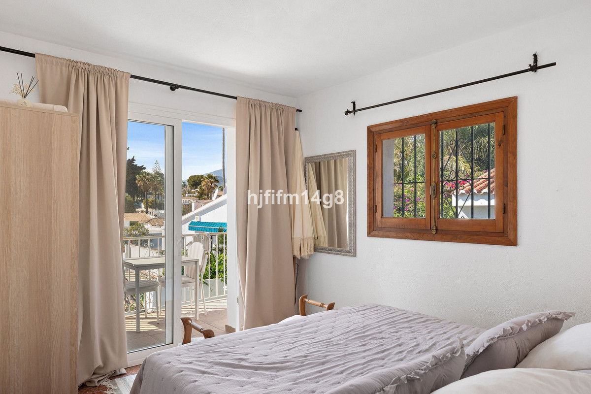 4 Bed Townhouse for sale in La Campana Costa Del Sol, Málaga, Spain