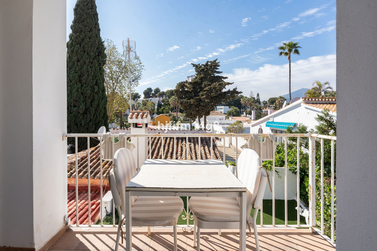 4 Bed Townhouse for sale in La Campana Costa Del Sol, Málaga, Spain