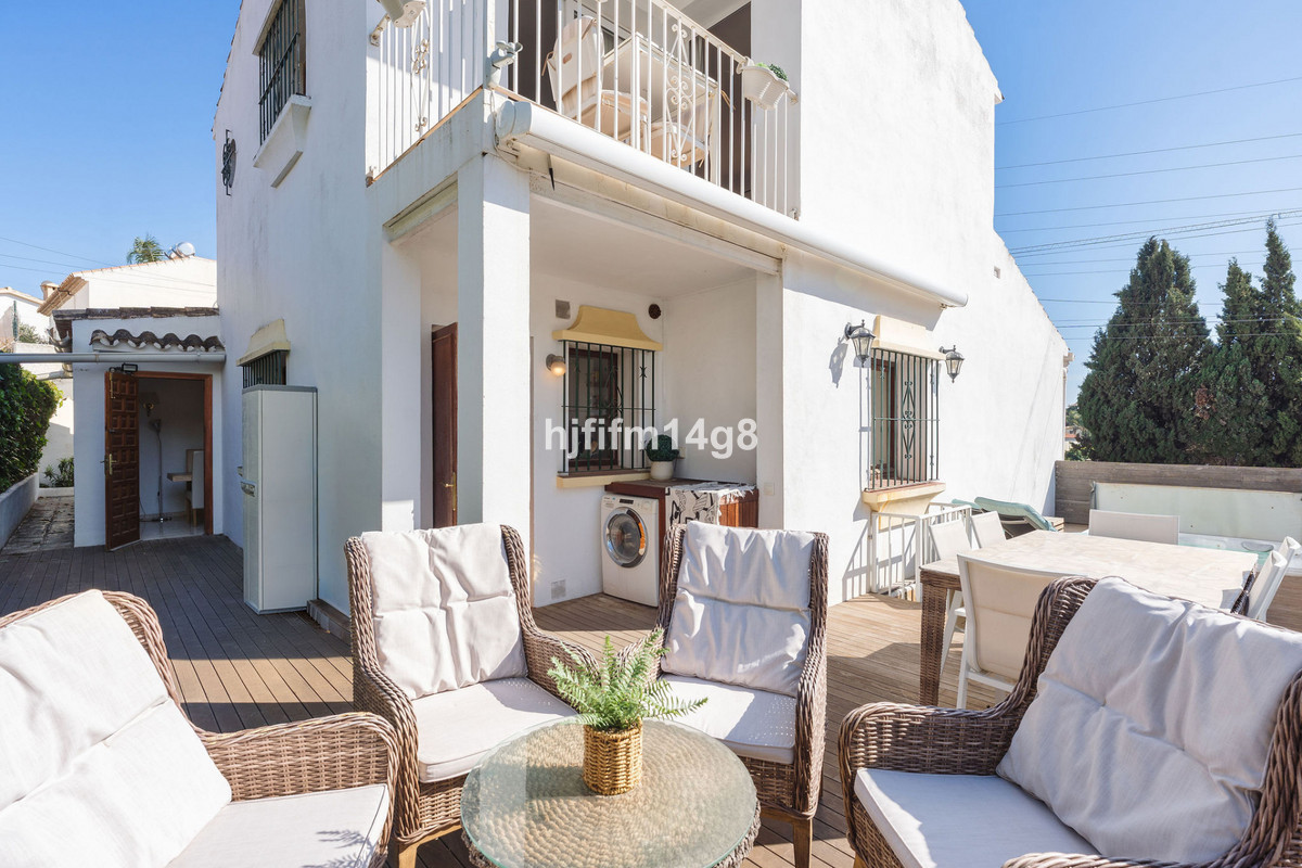 4 Bed Townhouse for sale in La Campana Costa Del Sol, Málaga, Spain