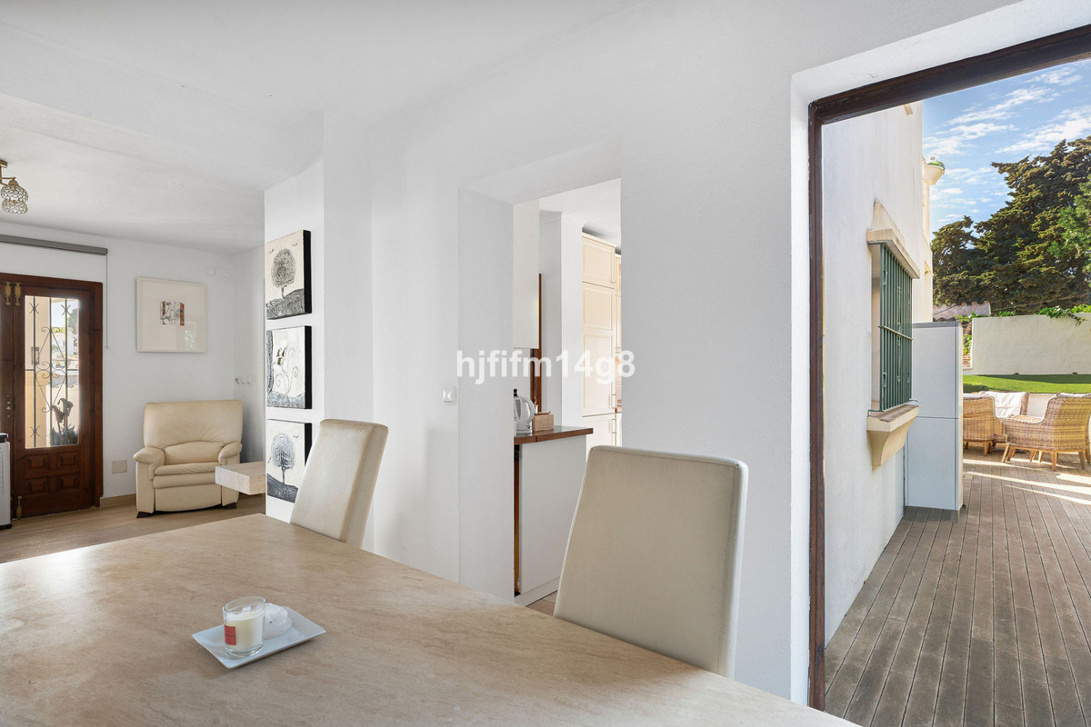 4 Bed Townhouse for sale in La Campana Costa Del Sol, Málaga, Spain