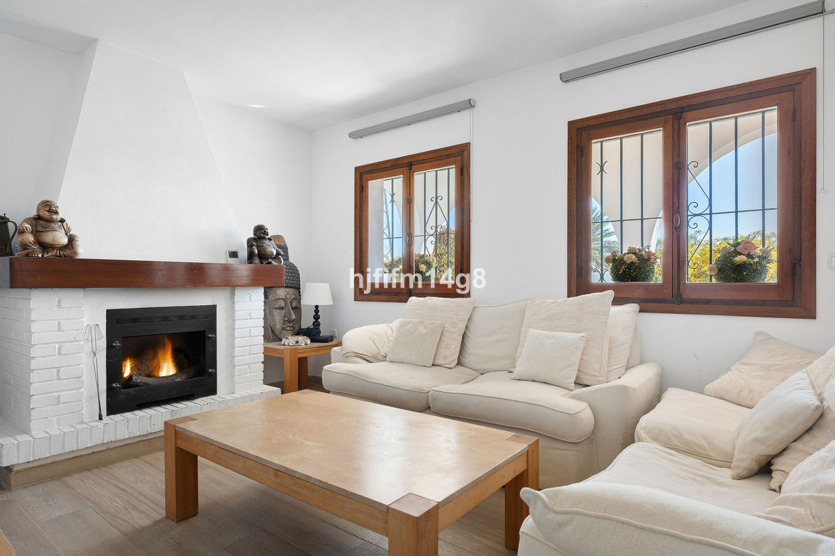 4 Bed Townhouse for sale in La Campana Costa Del Sol, Málaga, Spain