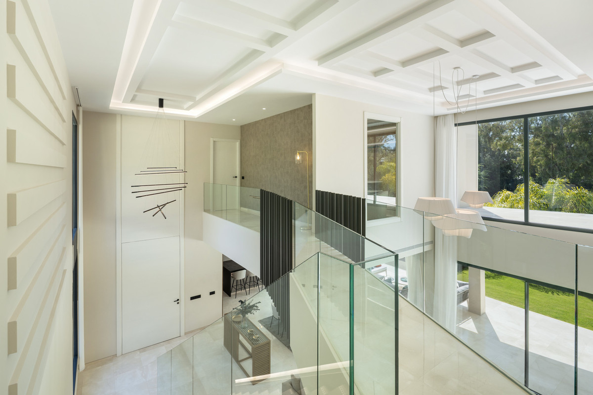 5 Bed Townhouse for sale in Nueva Andalucía Costa Del Sol, Málaga, Spain