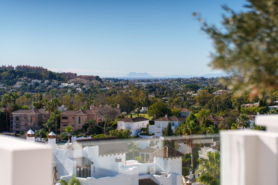 3 Bed Apartment for sale in Aloha Costa Del Sol, Málaga, Spain