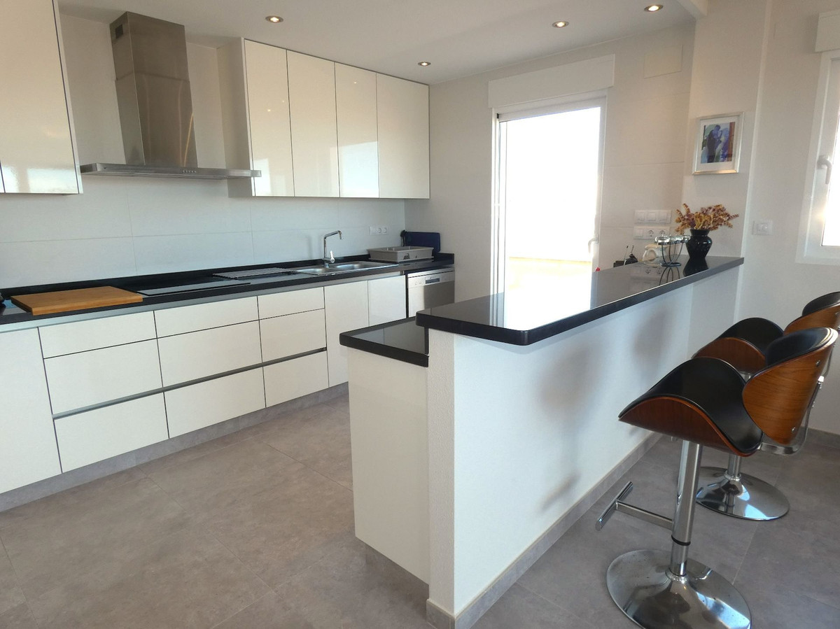 Se vende Apartamento Planta Media de 3 dormitorios en Costa Blanca, Alicante, España