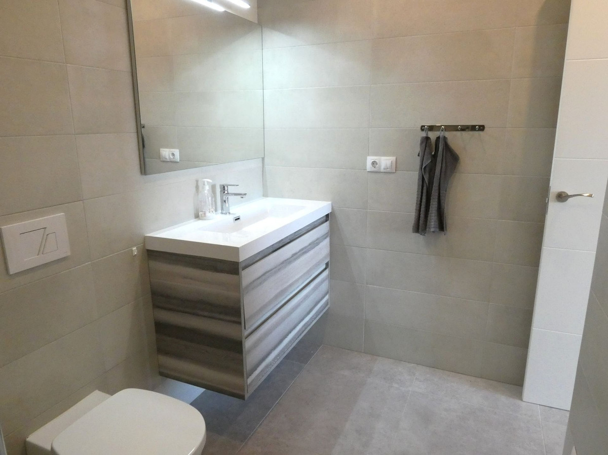 Se vende Apartamento Planta Media de 3 dormitorios en Costa Blanca, Alicante, España