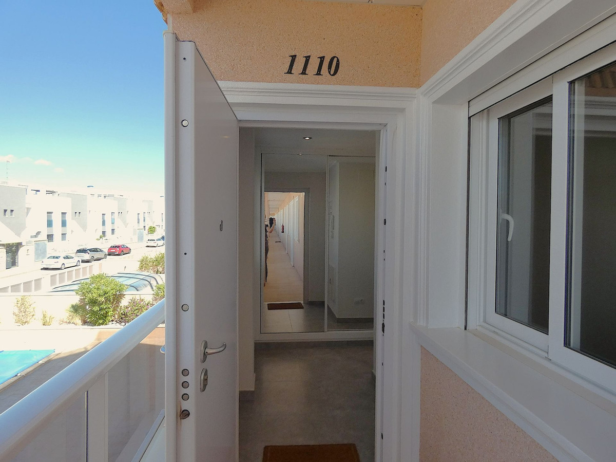 Se vende Apartamento Planta Media de 3 dormitorios en Costa Blanca, Alicante, España