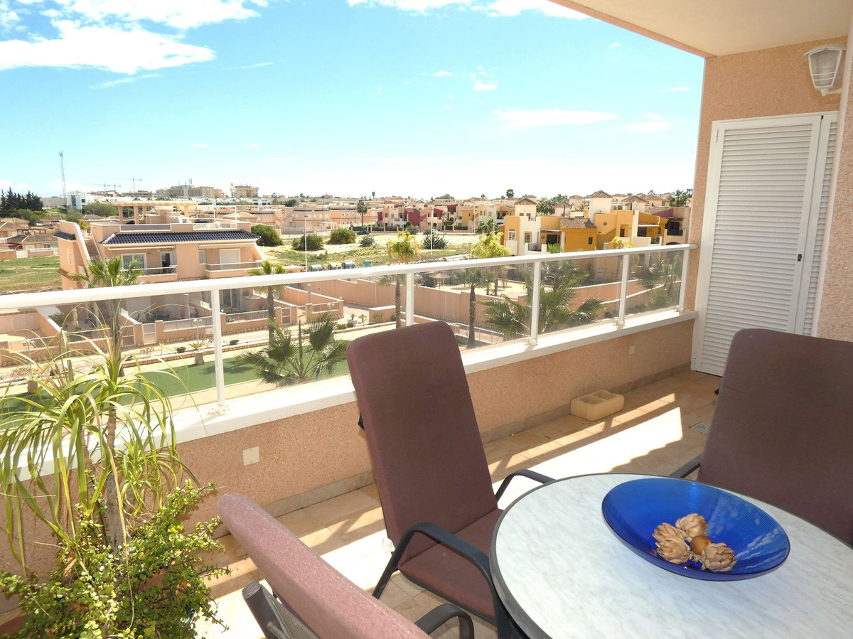 Se vende Apartamento Planta Media de 3 dormitorios en Costa Blanca, Alicante, España