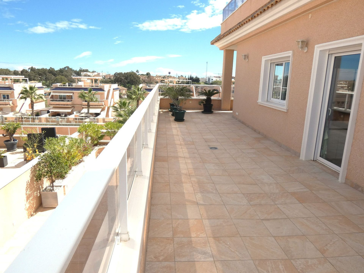 Se vende Apartamento Planta Media de 3 dormitorios en Costa Blanca, Alicante, España