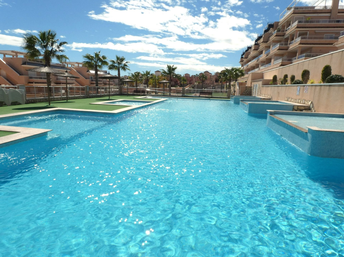 Se vende Apartamento Planta Media de 3 dormitorios en Costa Blanca, Alicante, España