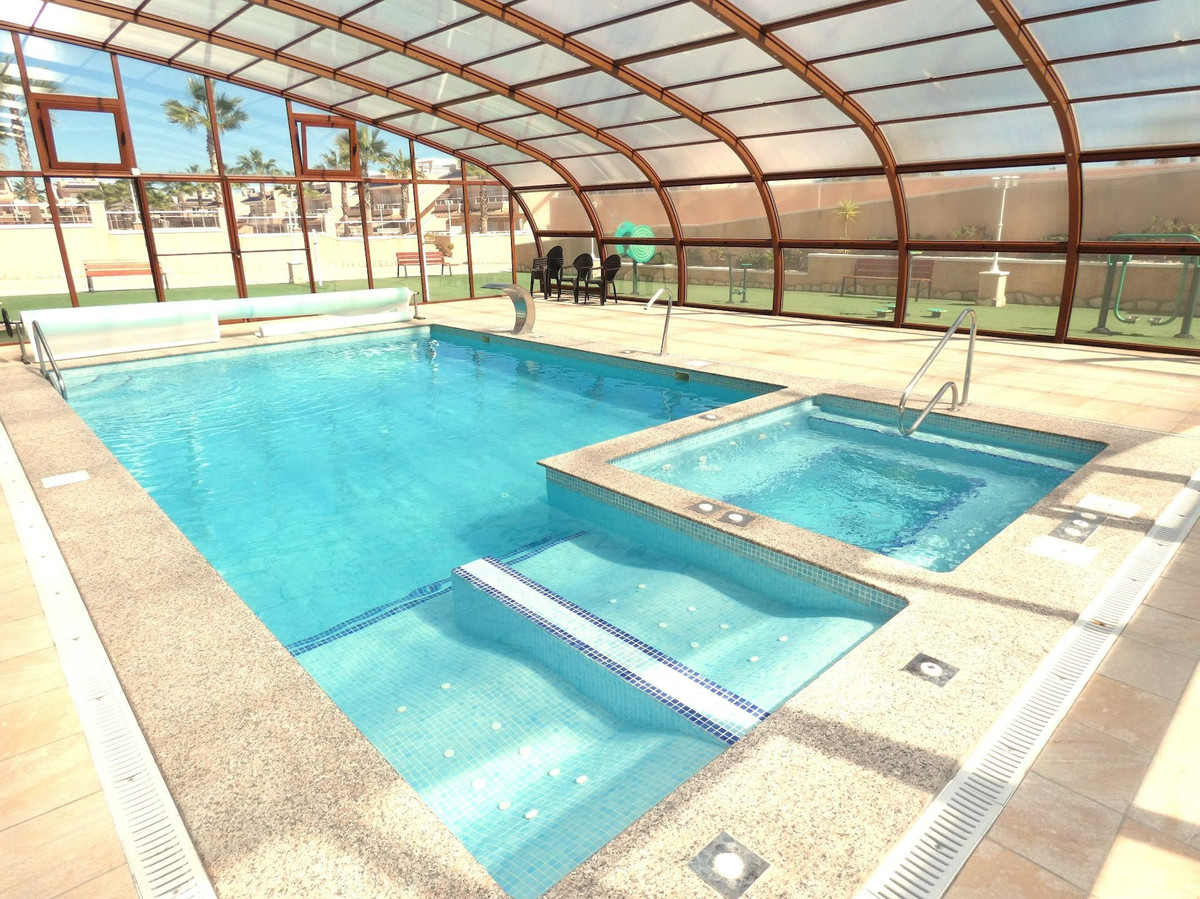 Se vende Apartamento Planta Media de 3 dormitorios en Costa Blanca, Alicante, España