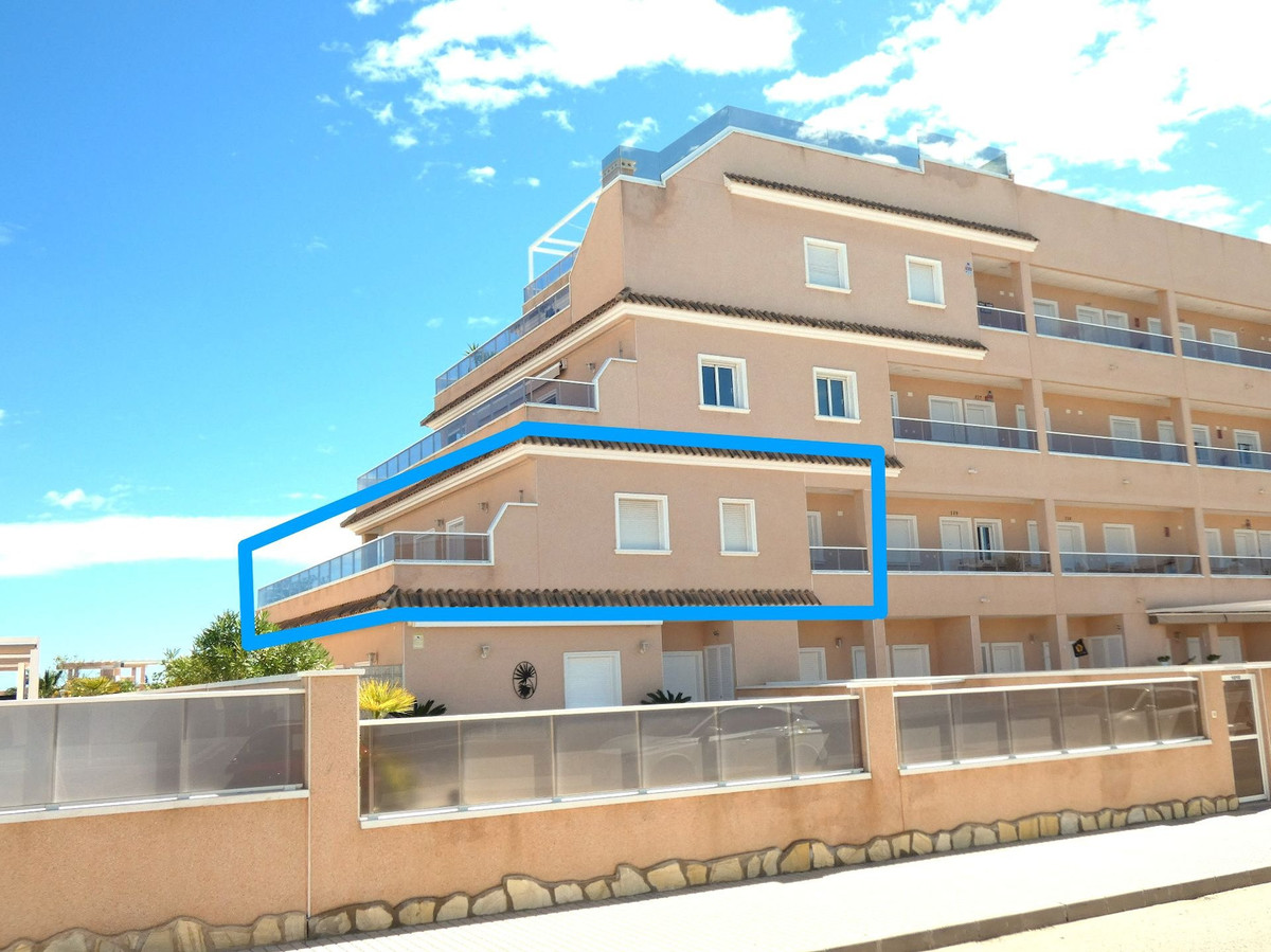Se vende Apartamento Planta Media de 3 dormitorios en Costa Blanca, Alicante, España