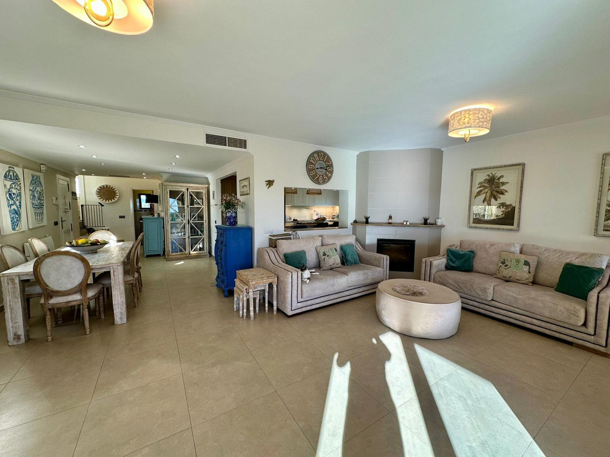 6 Bed Townhouse for sale in Estepona Costa Del Sol, Málaga, Spain