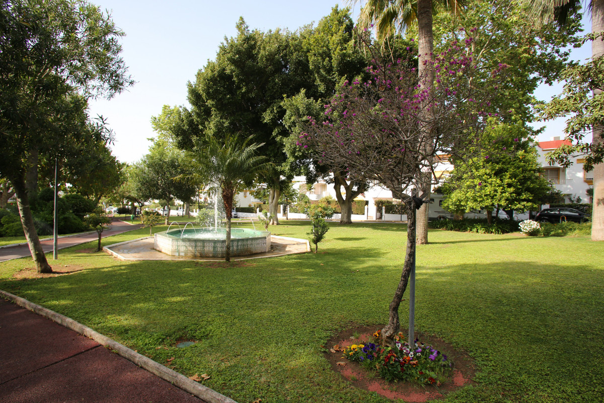 Se vende Adosada de 5 dormitorios en Costa Del Sol, Málaga, España