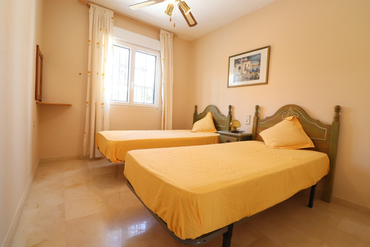 Se vende Bungalow de 2 dormitorios en Costa Blanca, Alicante, España