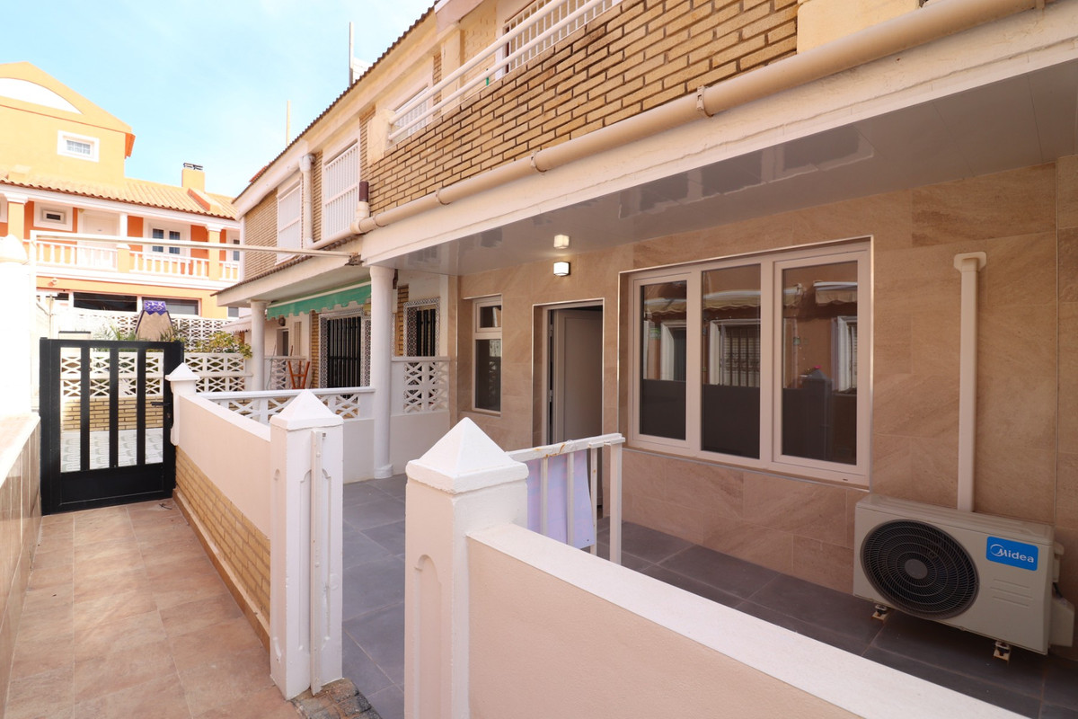 Se vende Apartamento Planta Baja de 3 dormitorios en Costa Blanca, Alicante, España