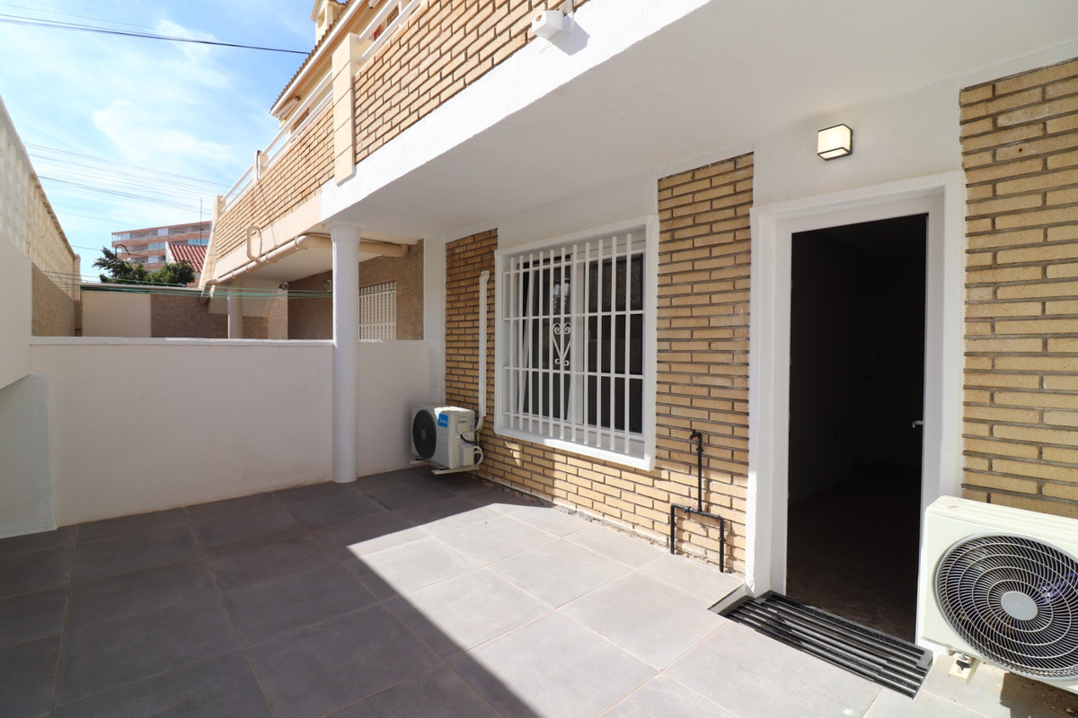 Se vende Apartamento Planta Baja de 3 dormitorios en Costa Blanca, Alicante, España