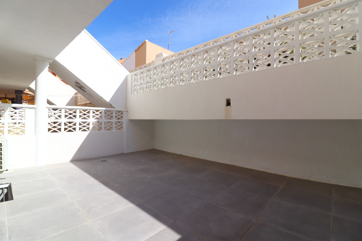 Se vende Apartamento Planta Baja de 3 dormitorios en Costa Blanca, Alicante, España