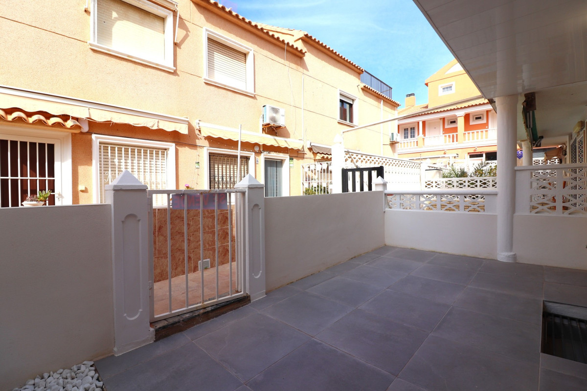 Se vende Apartamento Planta Baja de 3 dormitorios en Costa Blanca, Alicante, España