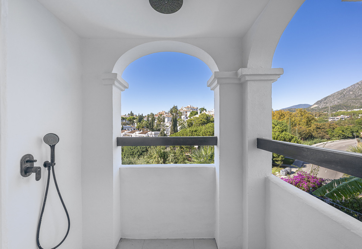 4 Bed Townhouse for sale in The Golden Mile Costa Del Sol, Málaga, Spain