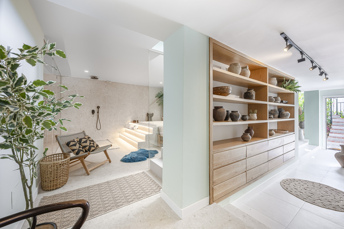 4 Bed Townhouse for sale in The Golden Mile Costa Del Sol, Málaga, Spain