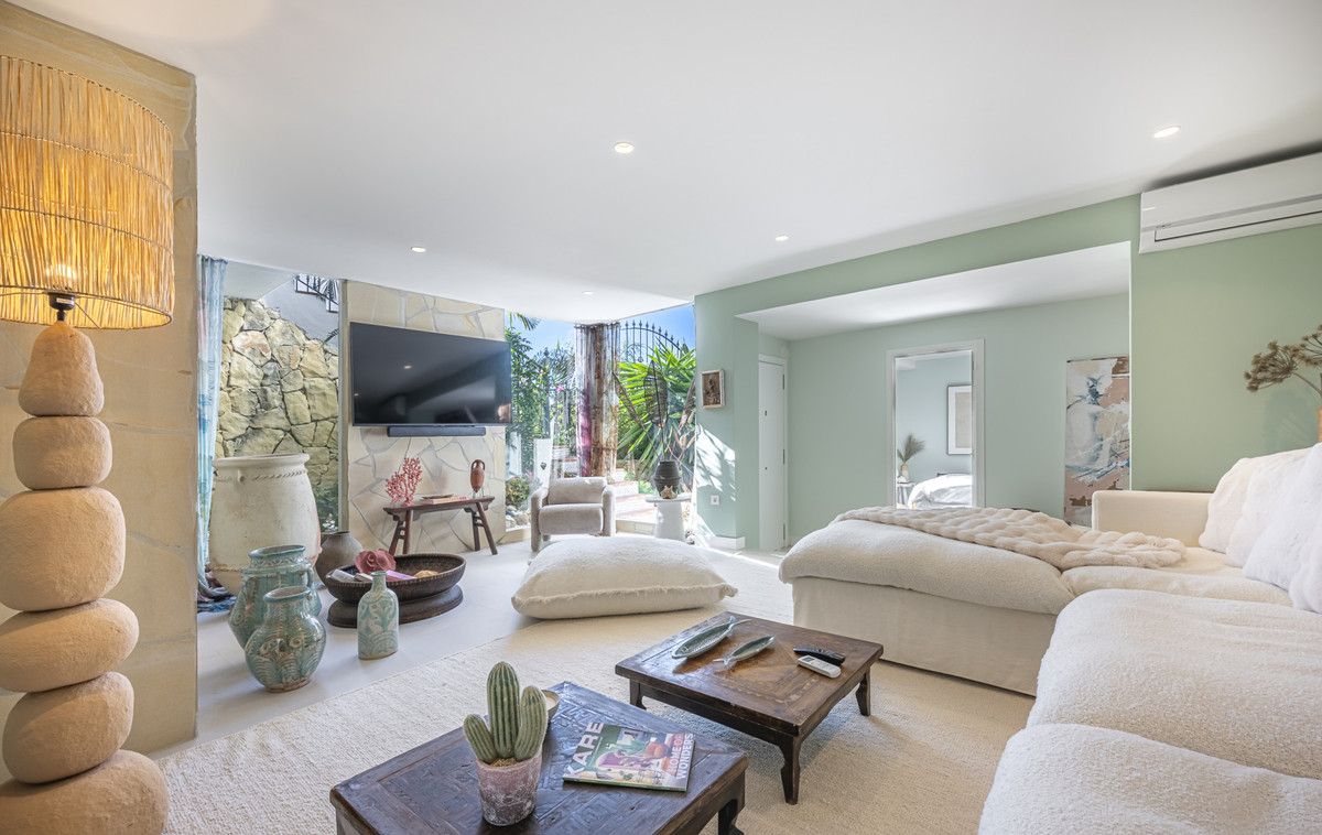 4 Bed Townhouse for sale in The Golden Mile Costa Del Sol, Málaga, Spain