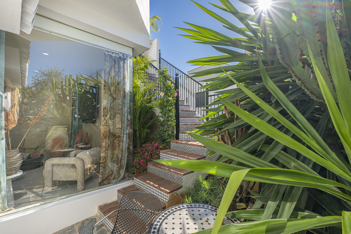 4 Bed Townhouse for sale in The Golden Mile Costa Del Sol, Málaga, Spain