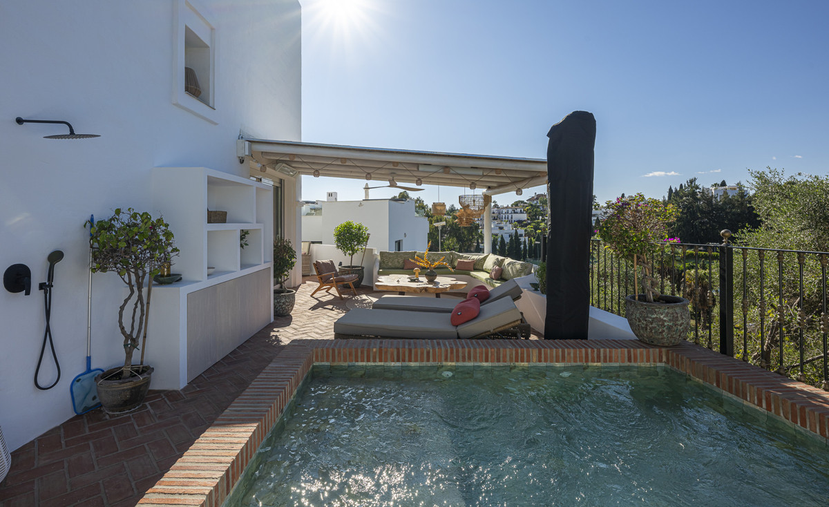 4 Bed Townhouse for sale in The Golden Mile Costa Del Sol, Málaga, Spain